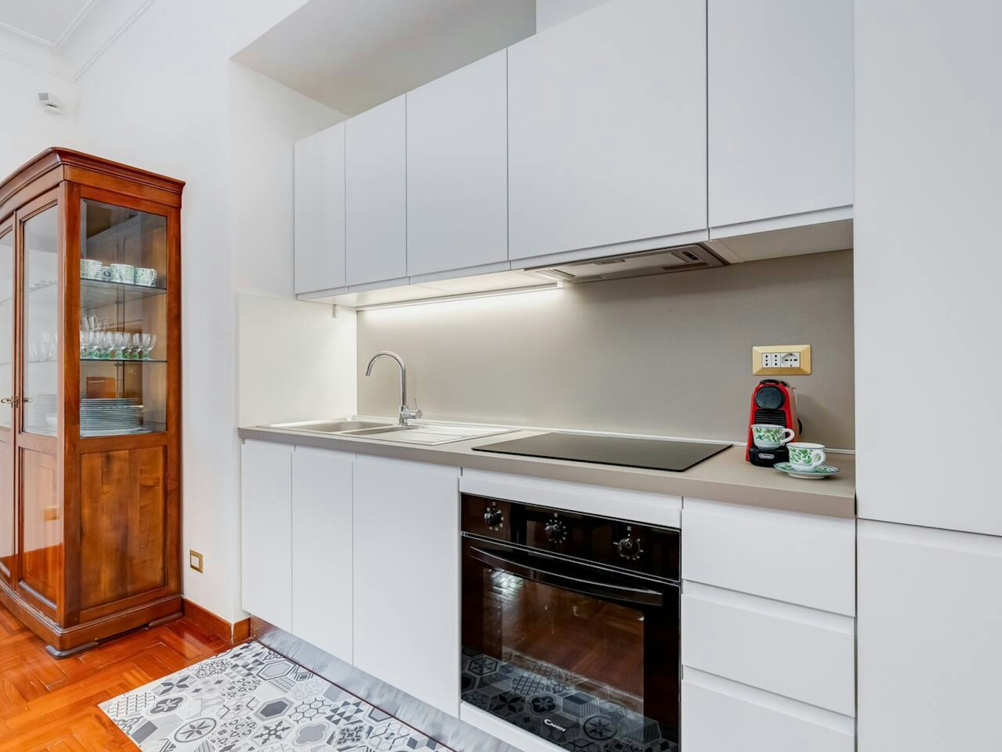 Adrianna Residence 10